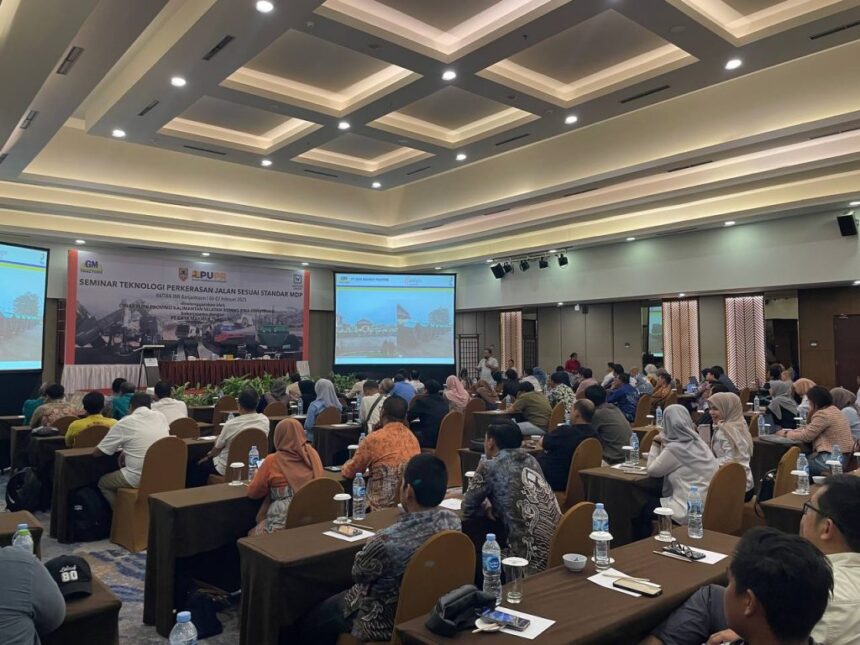 PUPR Kalsel-PT Gaya Makmur Traktors Gelar Seminar Seminar Teknologi Perkerasan Jalan. Foto: MC Kalsel