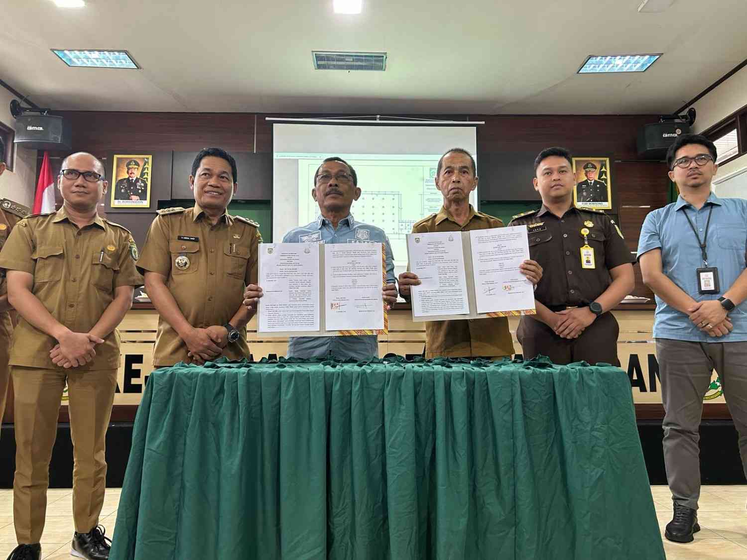 Bupati Abdul Hadi