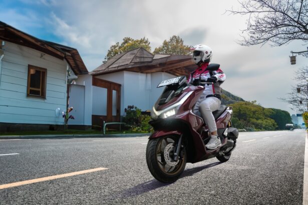 Tips Berkendara Malam Hari Agar Tetap #Cari_Aman dari PT Trio Motor