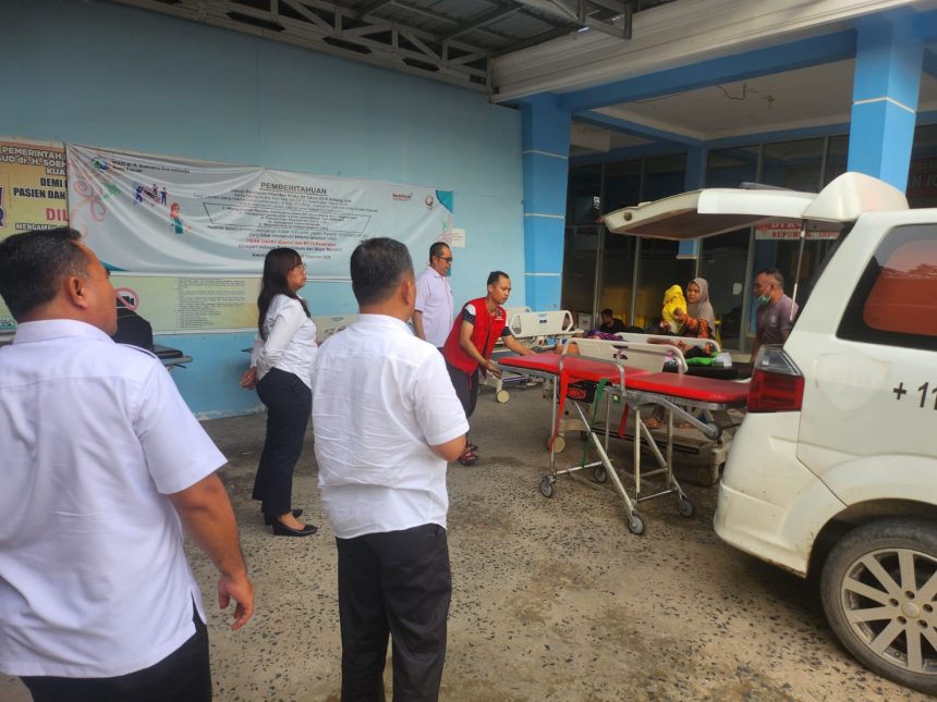 Pemkab Kapuas Jemput Pasien Tak Mampu untuk Lanjutkan Pengobatan di RSUD Kapuas