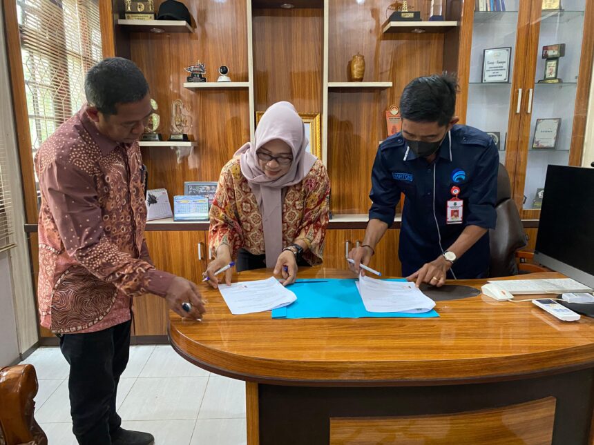 Diskominfosantik Kapuas dan RRI Palangka Raya Jalin Kerja Sama Perkuat Siaran Publik