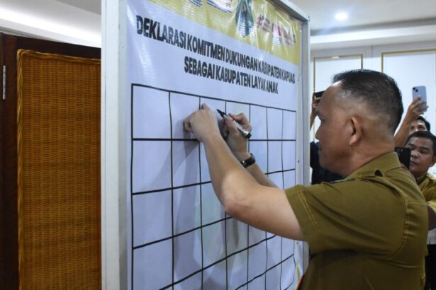 Sekda Kapuas Pimpin Evaluasi dan Deklarasi Dukungan Kabupaten Layak Anak