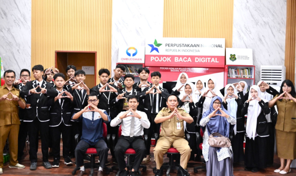 SMA IT Al Amin Kunjungi Disarpustaka Kapuas