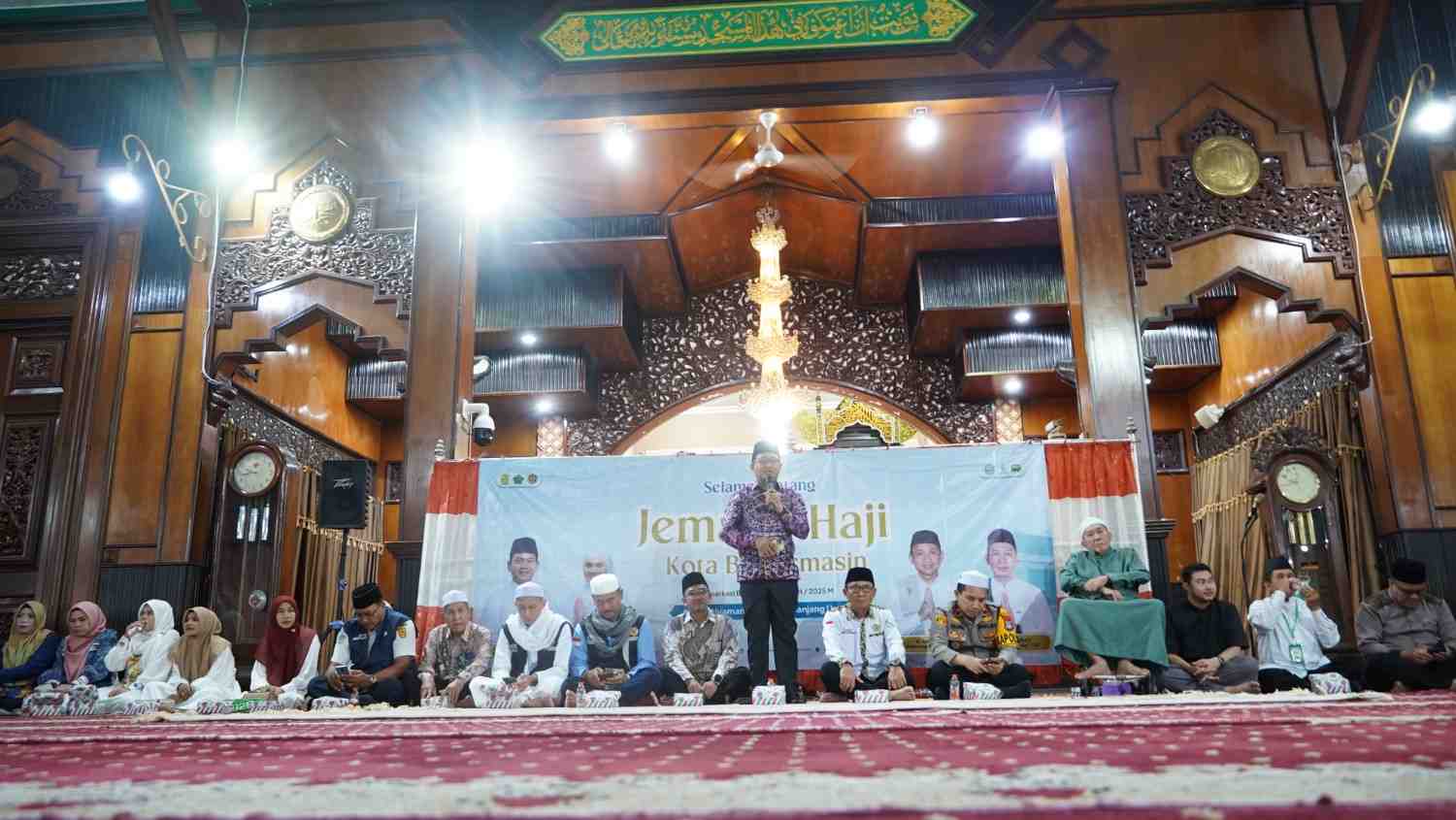Pemko Banjarmasin Sambut Kedatangan 422 Jemaah Haji di Masjid Jami