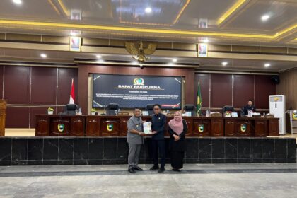Kegiatan Wakil Bupati H Muhammad Zazuli di Paripurna DPRD