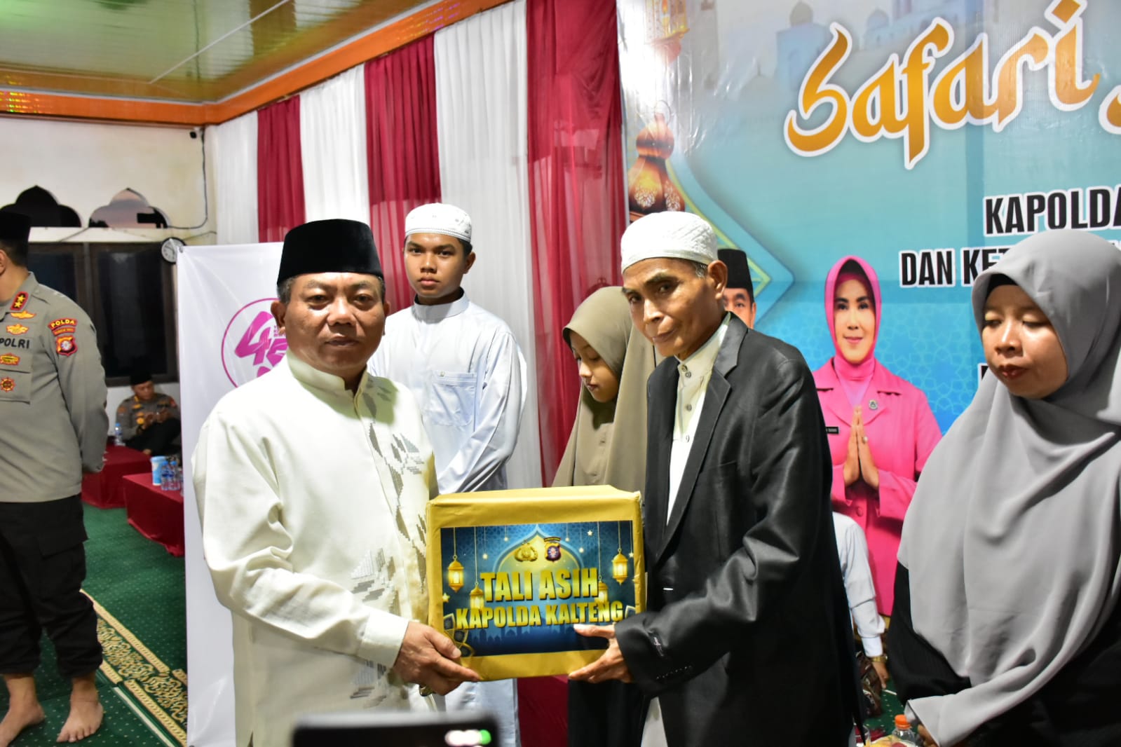 Safari Ramadhan, Kapolda Kalteng dan Bupati Kapuas Jalin Sinergi di Ponpes Al-Muhajirin