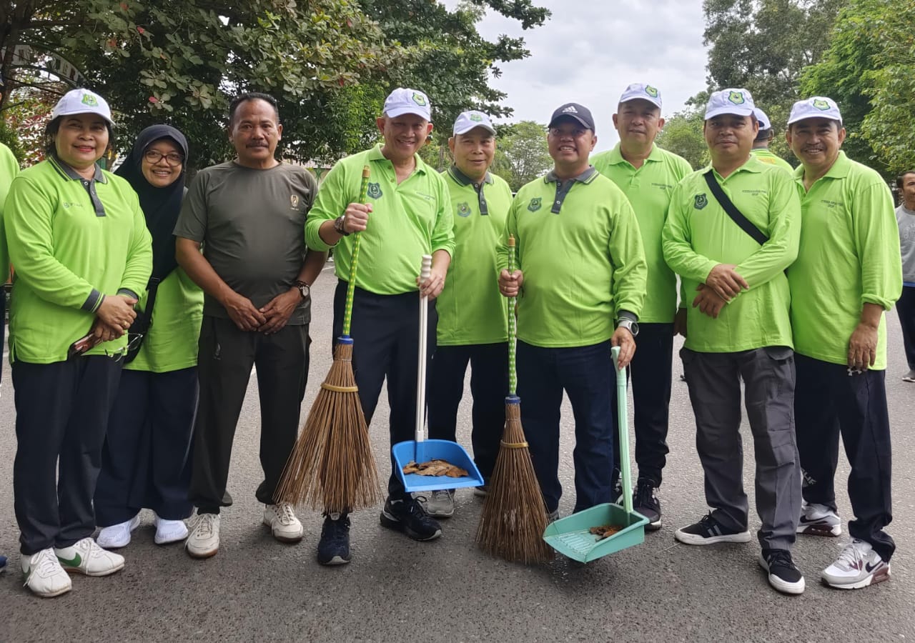 Kapuas Gaungkan Program Kapuas Hijau dan Bersih Lewat Aksi Jumat Bersih