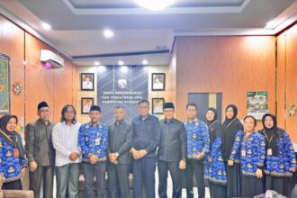 Tim Tenaga Ahli Bupati Kotabaru melakukan kunjungan kerja ke sejumlah Satuan Kerja Perangkat Daerah (SKPD) di Kabupaten Kotabaru. Foto: Har/siberdbn.co