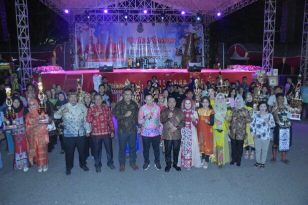 Bupati Kapuas Tutup Festival Budaya Tingang Menteng Panunjung Tarung 2025