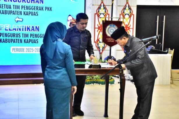 Bupati Kapuas Lantik Pengurus TP PKK Masa Bakti 2025 2030