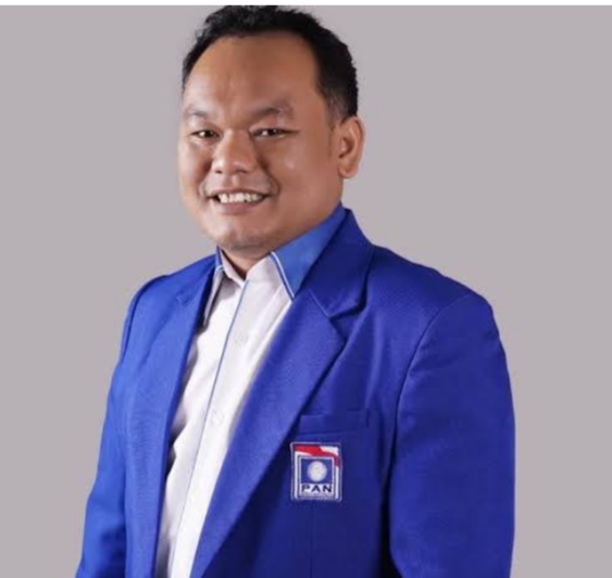 Legislator Awaludin