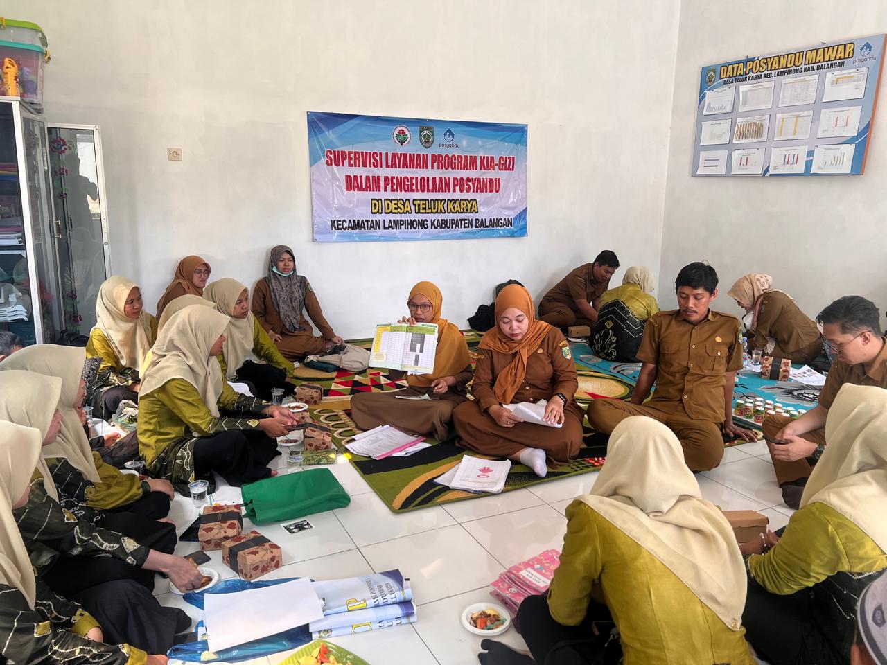 Dinas Kesehatan (Dinkes) Kabupaten Balangan, Kalimantan Selatan, melaksanakan evaluasi terhadap layanan Kesehatan Ibu dan Anak (KIA) serta gizi di Posyandu Desa Teluk Karya, Kecamatan Lampihong, Senin (28/7/2025). Foto: MC Balangan