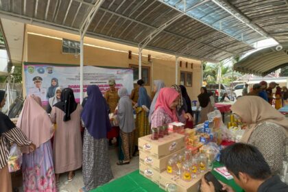 Dinas Perindustrian dan Perdagangan (Disperindag) Kabupaten Balangan terus menggelar kegiatan pasar murah sebagai upaya pengendalian inflasi daerah. Salah satu lokasi pelaksanaan berlangsung di Desa Panaitan, Kecamatan Lampihong, pada Senin (28/7/2025). Foto: MC Balangan