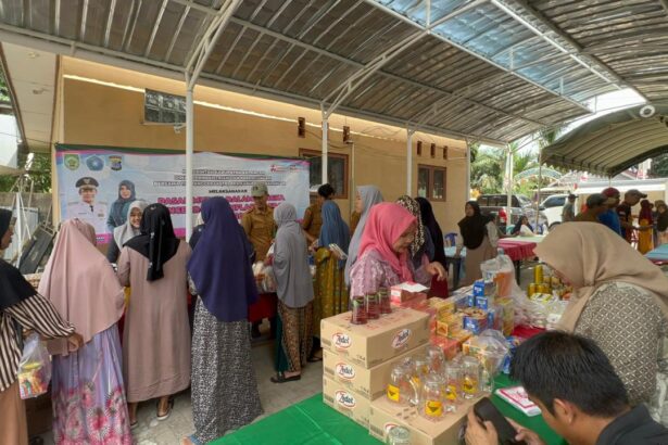 Dinas Perindustrian dan Perdagangan (Disperindag) Kabupaten Balangan terus menggelar kegiatan pasar murah sebagai upaya pengendalian inflasi daerah. Salah satu lokasi pelaksanaan berlangsung di Desa Panaitan, Kecamatan Lampihong, pada Senin (28/7/2025). Foto: MC Balangan