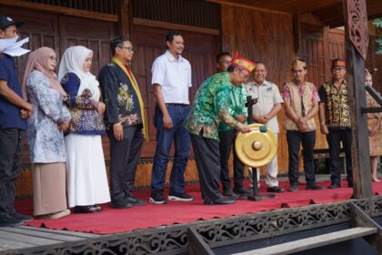 Pemkab Balangan Dukung Pelestarian Tradisi Panen Dayak Deah lewat Mesiwah Pare Gumboh. Foto: MC Balangan