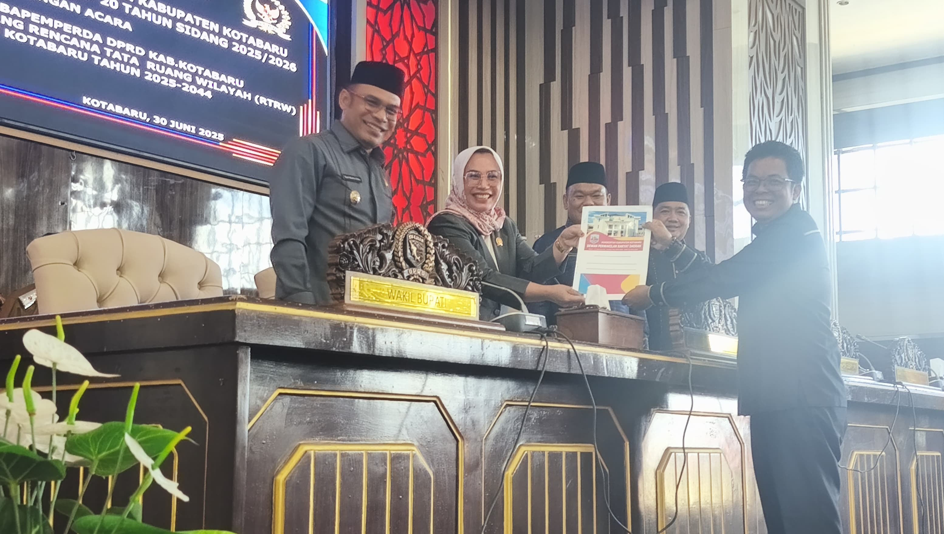 DPRD Kotabaru Bahas Pengesahan Raperda RTRW 2025–2044 dan Pertanggungjawaban APBD 2024