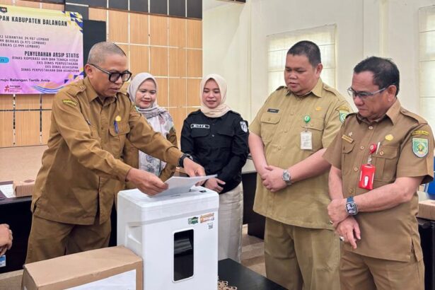 Dispersip Balangan Musnahkan Ribuan Arsip Inaktif Dukung Program Gasak Arsip. Foto: MC Balangan