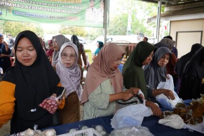 Warga Halong Antusias Serbu Pasar Murah Disperindag Balangan