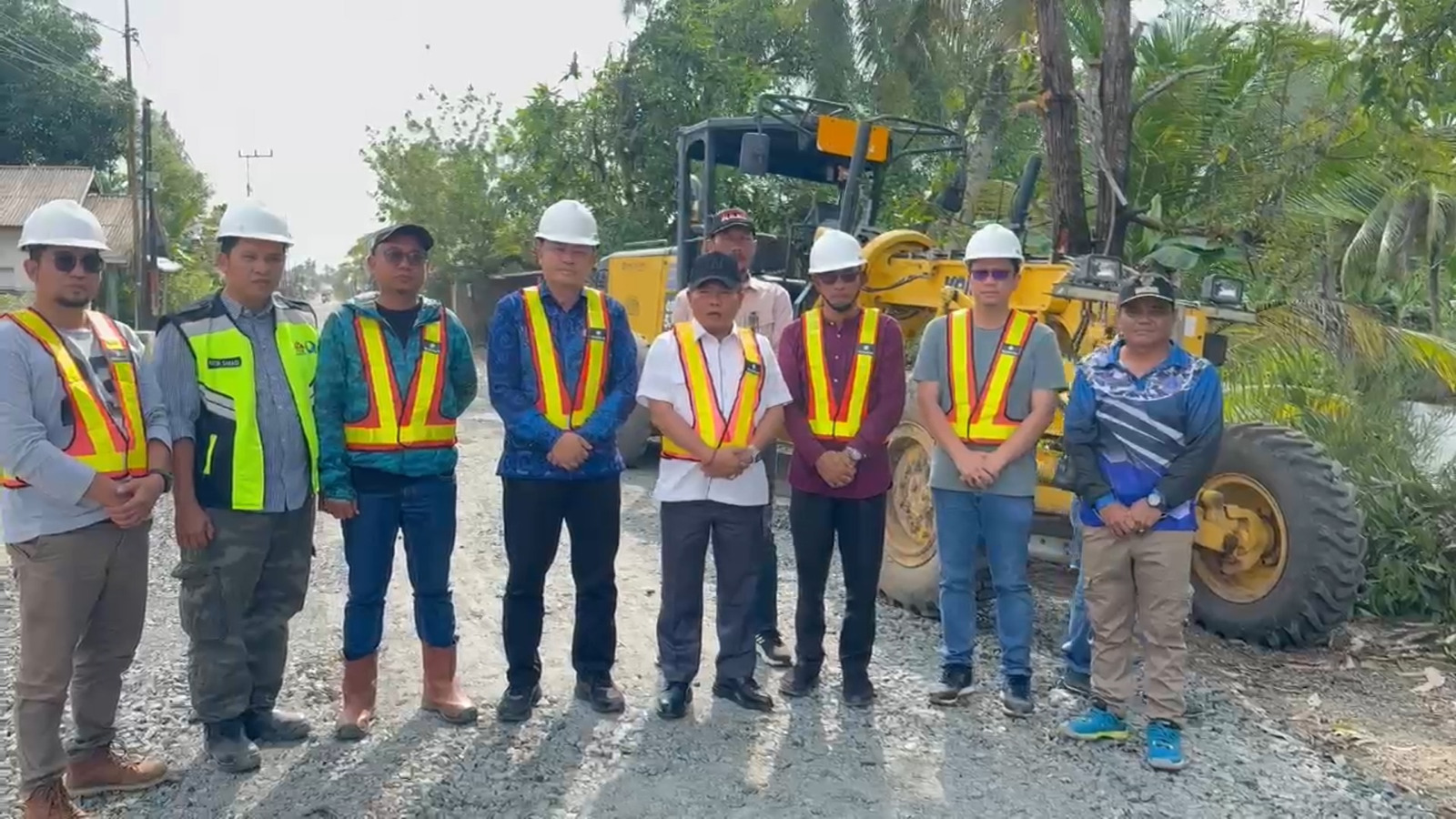 Bupati Kapuas Tinjau Progres Rekonstruksi Jalan di Kecamatan Tamban Catur