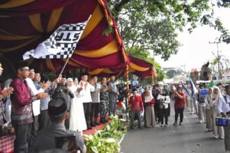 Bupati Kapuas Resmi Melepas Pawai Ta’aruf Kafilah MTQH ke-47 Tahun 2025