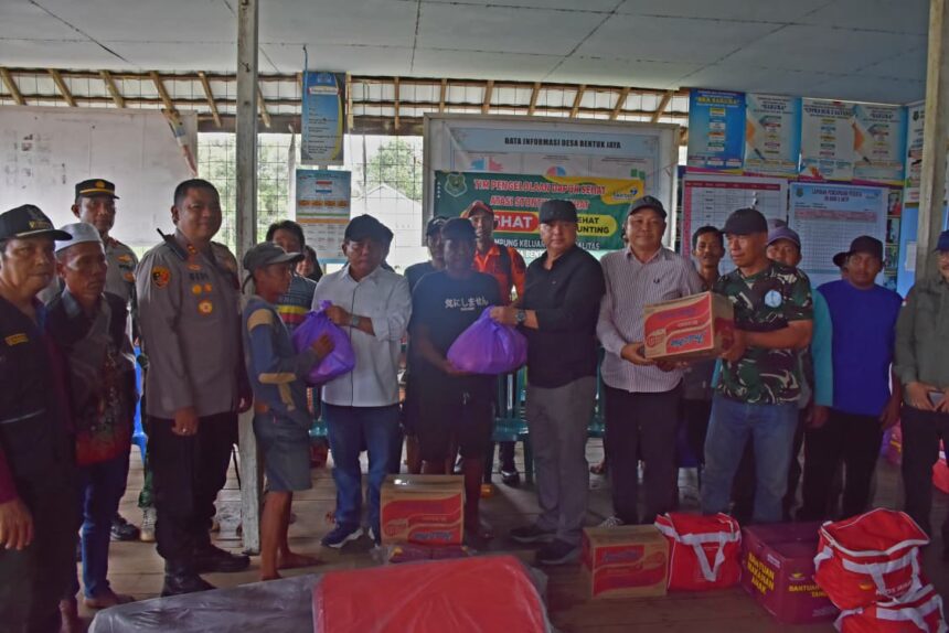 Ratusan Rumah Rusak Diterjang Puting Beliung, Bupati Kapuas Tinjau Lokasi Terdampak