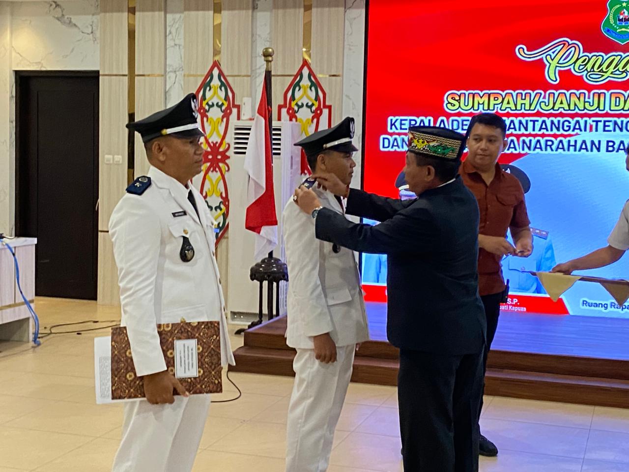 Bupati Kapuas Lantik Dua Kepala Desa di Mantangai dan Pulau Petak