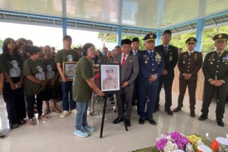 Bupati Kapuas Pimpin Pelepasan Jasad Pejuang Cornelius Willem untuk Dimakamkan di TMP Sanaman Lampang
