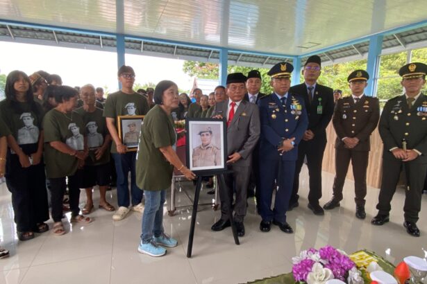 Bupati Kapuas Pimpin Pelepasan Jasad Pejuang Cornelius Willem untuk Dimakamkan di TMP Sanaman Lampang
