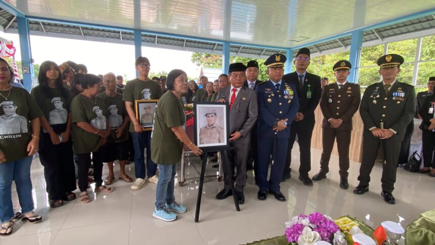 Bupati Kapuas Pimpin Pelepasan Jasad Pejuang Cornelius Willem untuk Dimakamkan di TMP Sanaman Lampang