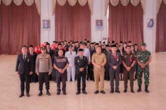 Bupati Kapuas Lantik 71 Pejabat dan Serahkan SK Kepala Puskesmas Tahun 2025