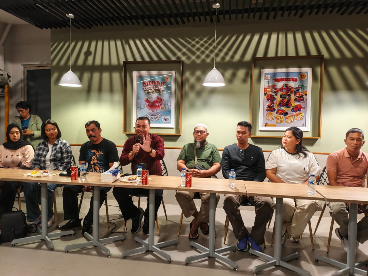 Wabup Kapuas Beri Pesan Motivasi dan Waspada Pergaulan Bebas kepada Purna Paskibraka di Bandung