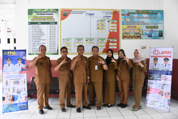 Diskominfosantik Kapuas Sosialisasikan Layanan Informasi dan Pengaduan ke Kecamatan dan Kelurahan