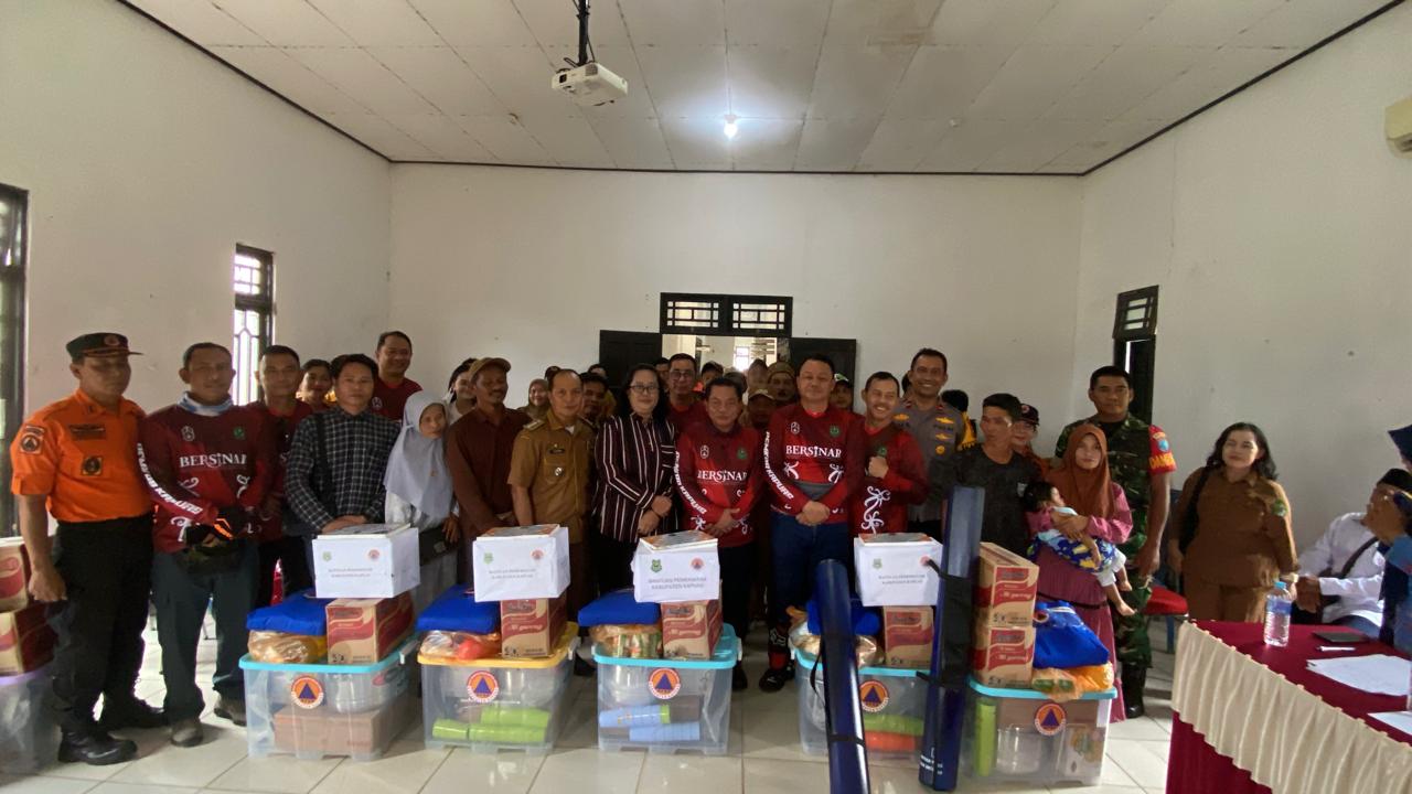 Bupati Kapuas Serahkan Bantuan untuk Korban Kebakaran di Tiga Kecamatan
