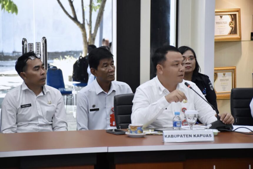Sekda Kapuas Paparkan Capaian pada Monev Keterbukaan Informasi Publik Kalteng 2025