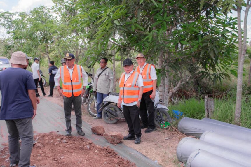 Bupati Kapuas Tinjau Progres Pembangunan Jalan Baru Basarang–Kapuas Barat Sepanjang 22 Km
