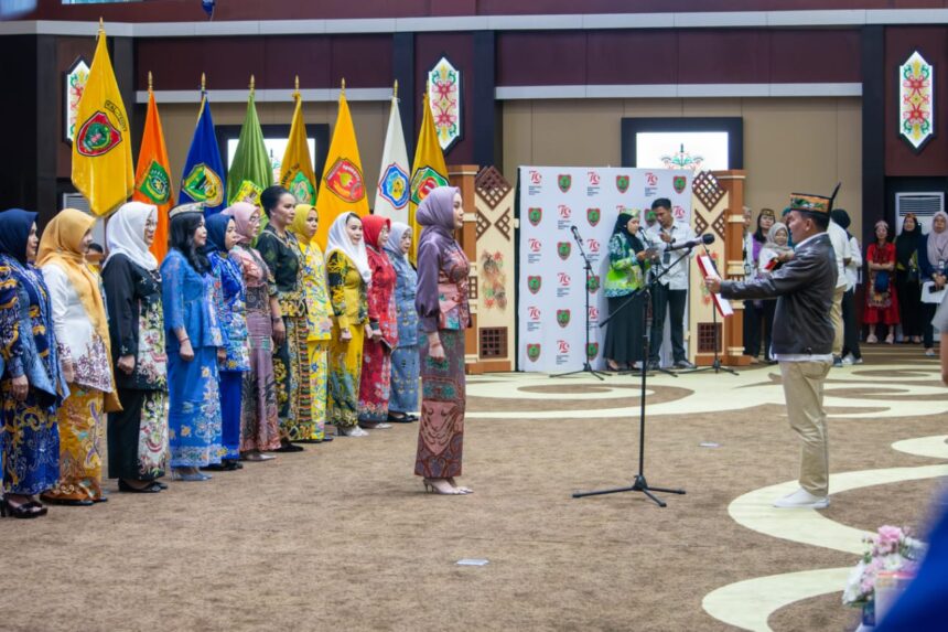 Bupati Kapuas Hadiri Pengukuhan Ayah Bunda GenRe dan Orang Tua Asuh GENTING Provinsi Kalimantan Tengah