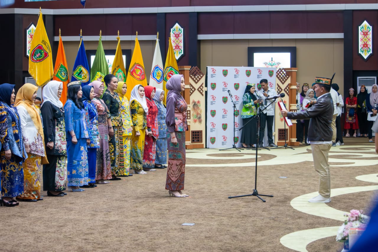 Bupati Kapuas Hadiri Pengukuhan Ayah Bunda GenRe dan Orang Tua Asuh GENTING Provinsi Kalimantan Tengah