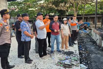 Pemkab Kapuas Salurkan Bantuan untuk Korban Puting Beliung dan Kebakaran di Kapuas Tengah