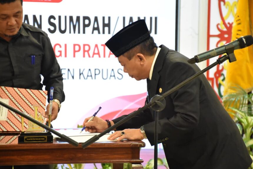 Bupati Kapuas Lantik Sejumlah Pejabat Pimpinan Tinggi Pratama untuk Perkuat Kinerja Pemerintahan