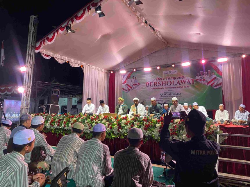 Warga Tampang Peringati HUT ke-80 RI dengan Berselawat Bersama