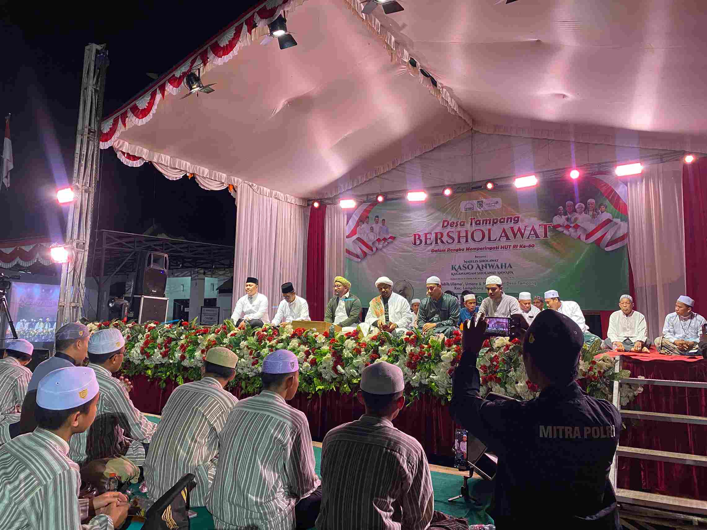 Warga Tampang Peringati HUT ke-80 RI dengan Berselawat Bersama