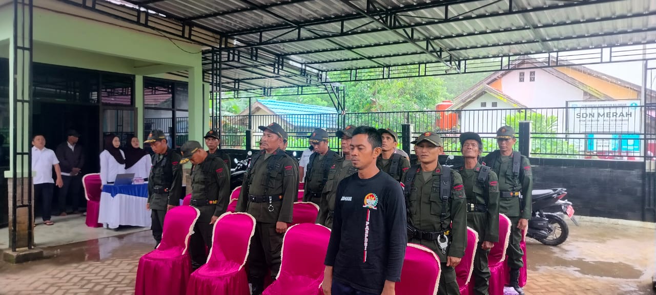 Desa Merah Gelar Pelatihan Peningkatan Kapasitas Satlinmas