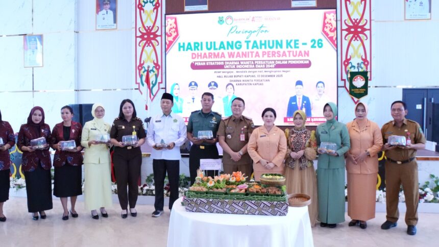 Sekda Kapuas Hadiri Puncak HUT ke-26 DWP