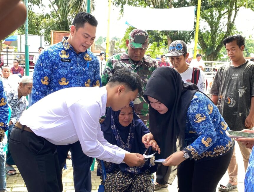 Pemkab Balangan Salurkan BLT APBD 2025 untuk 66 KPM di Kecamatan Awayan