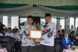Pemkab Balangan Apresiasi Guru pada Peringatan HUT PGRI dan Hari Guru Nasional 2025Pemkab Balangan Apresiasi Guru pada Peringatan HUT PGRI dan Hari Guru Nasional 2025