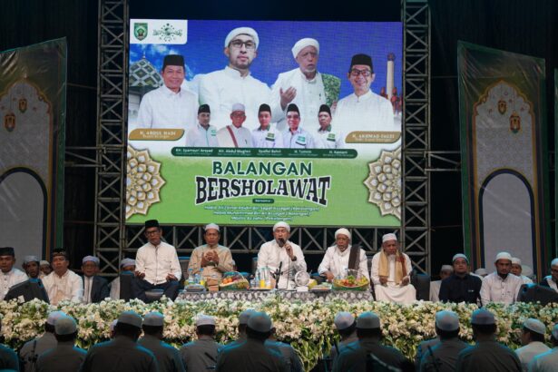 Ribuan Warga Padati Balangan Berselawat, Bupati Ajak Perkuat Akhlakul Karimah